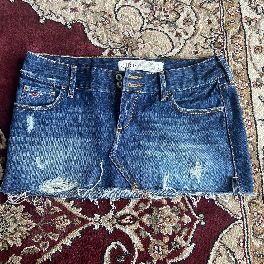 Hollister mini skirt